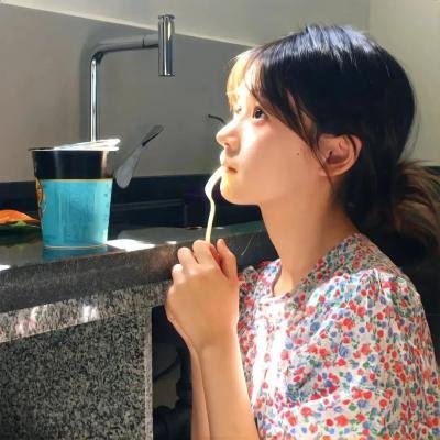 了不起的曹萱萱